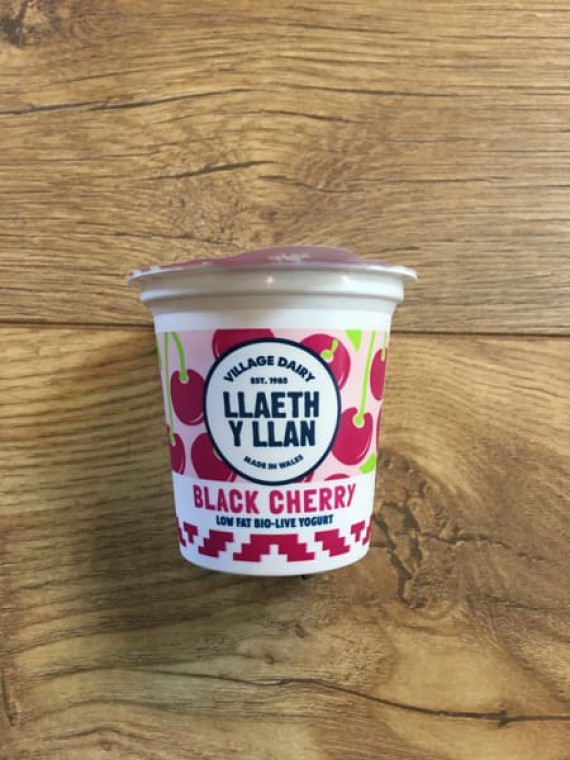 Yoghurt - Black Cherry (125g)